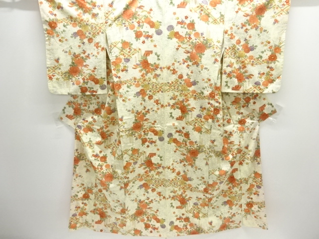 菊草花模様小紋着物